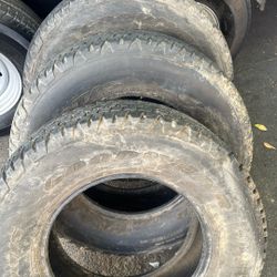Goodyear ATS. 265/70/17