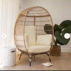 40 in. W Oversized Wicker Egg Chair Patio Backyard Living Room Indoor/Outdoor Chaise Lounge with Beige Cushions