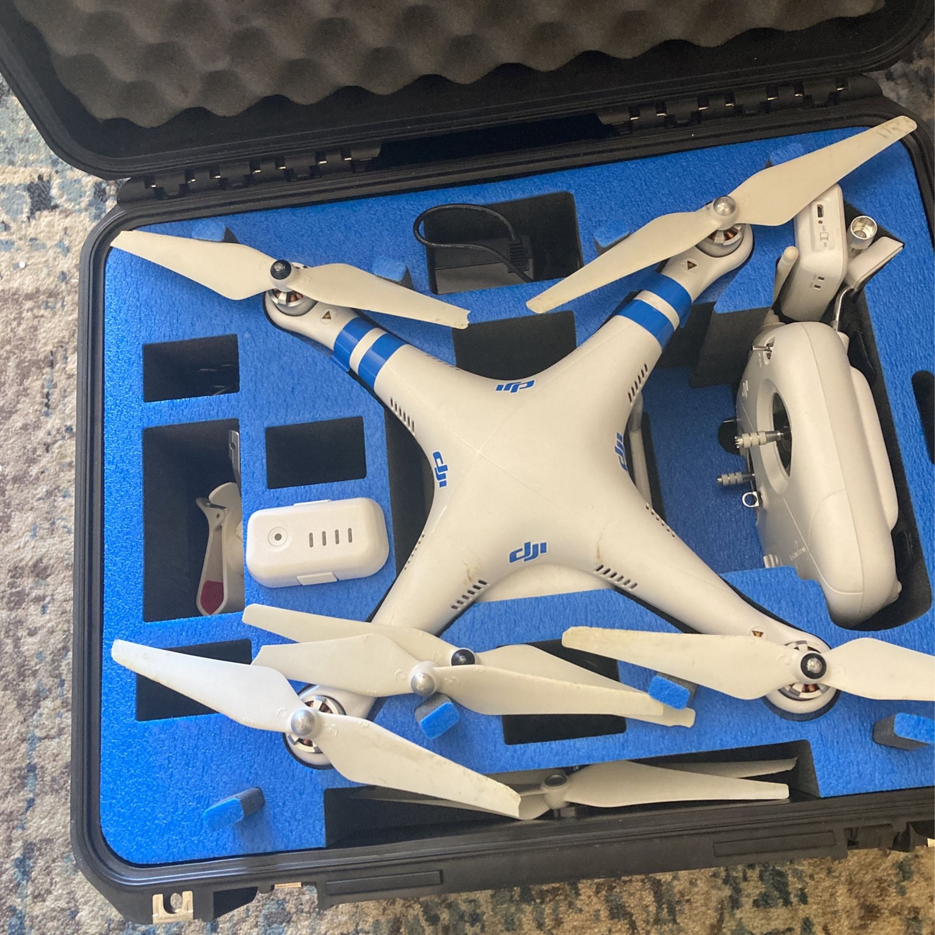 DJI PHANTOM 2 Vision Drone