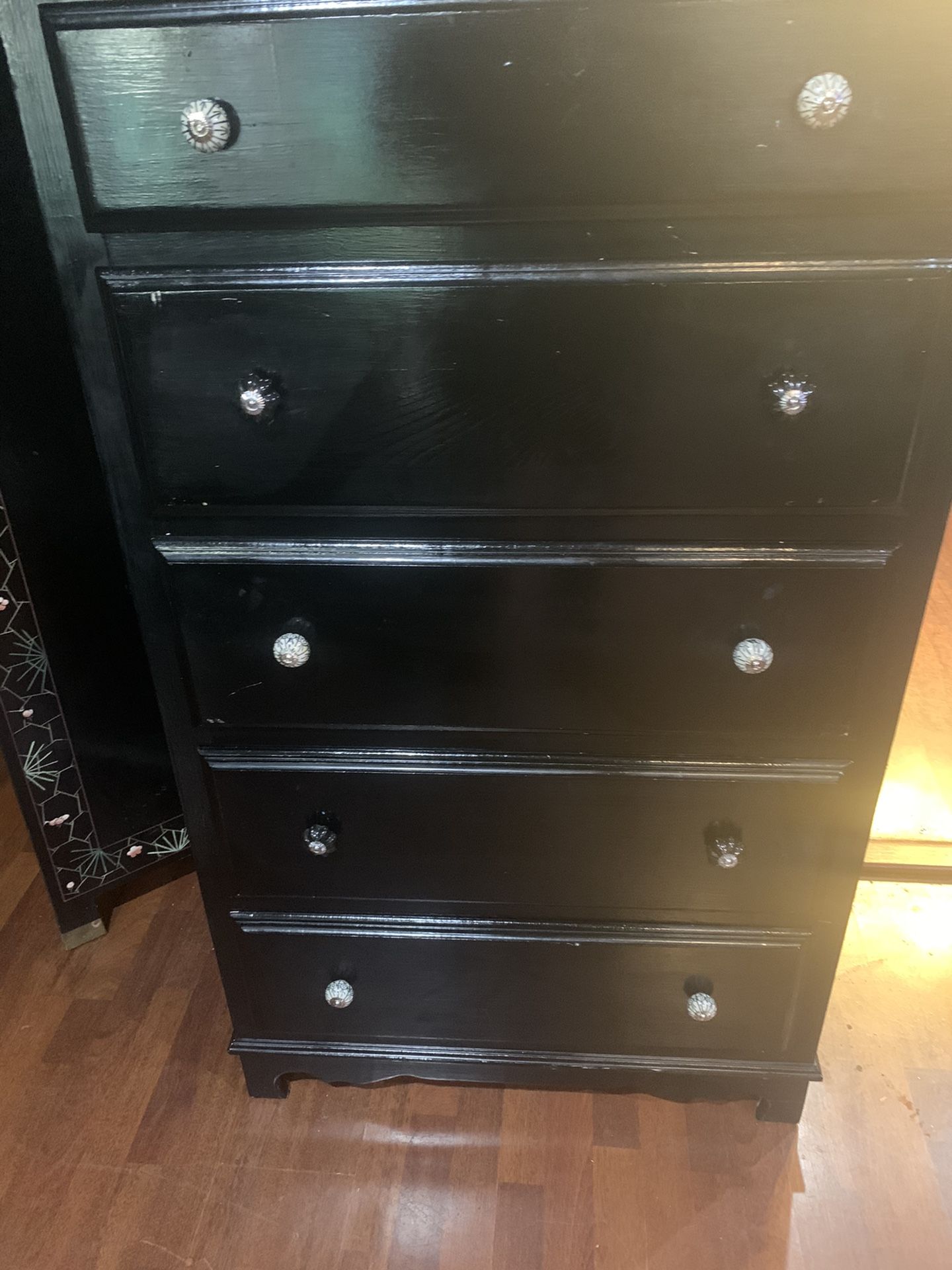 Beautiful  Willow Crest Black Wooden 5 Drawer  Chest:56x32x18 Decorative Ceramic Knobs 