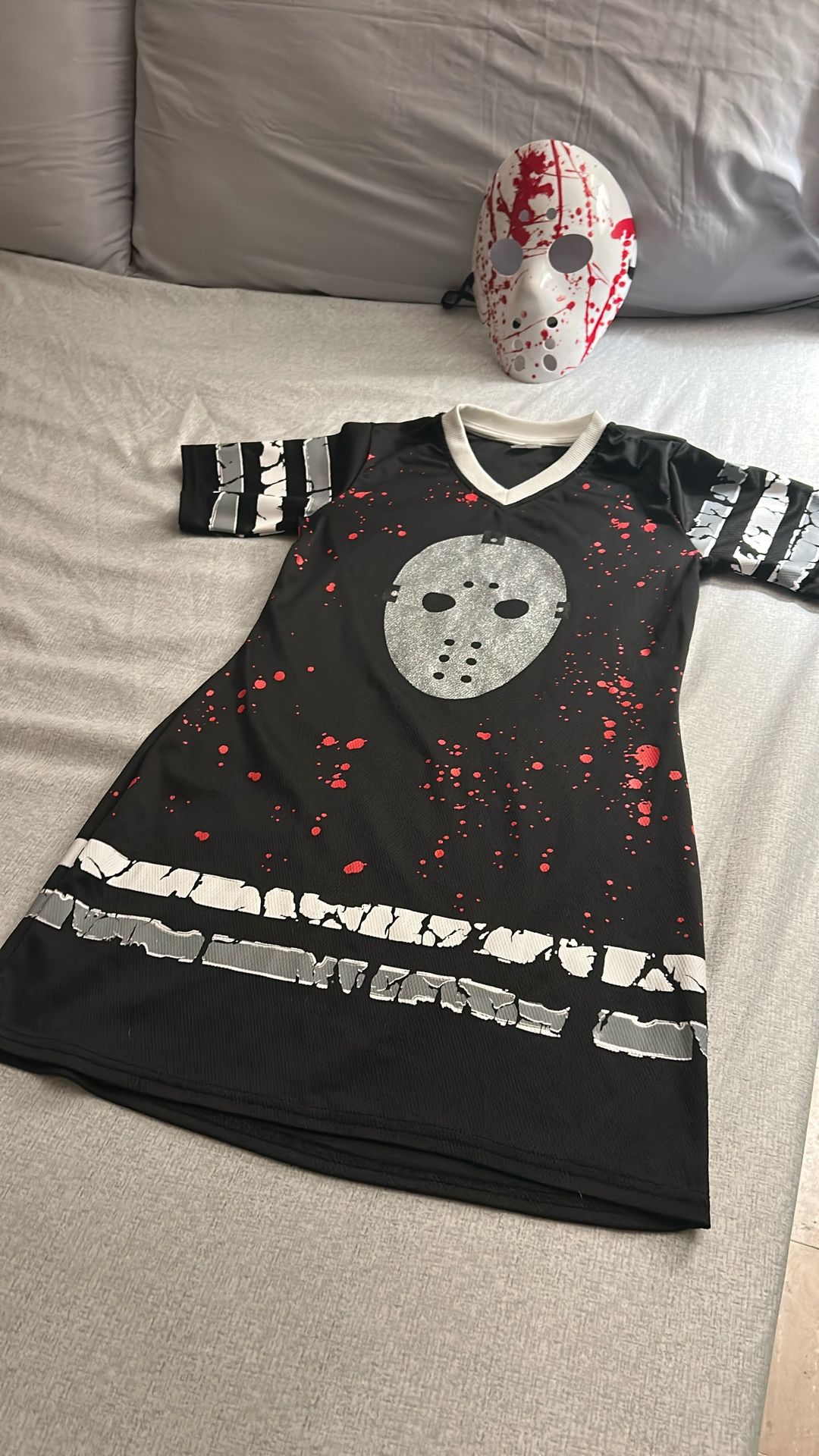 Costume
