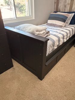 Twin bedroom set
