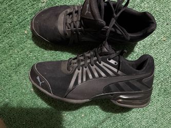 Men’s black puma shoes size 81/2