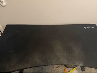 Arozzi Gaming Desk