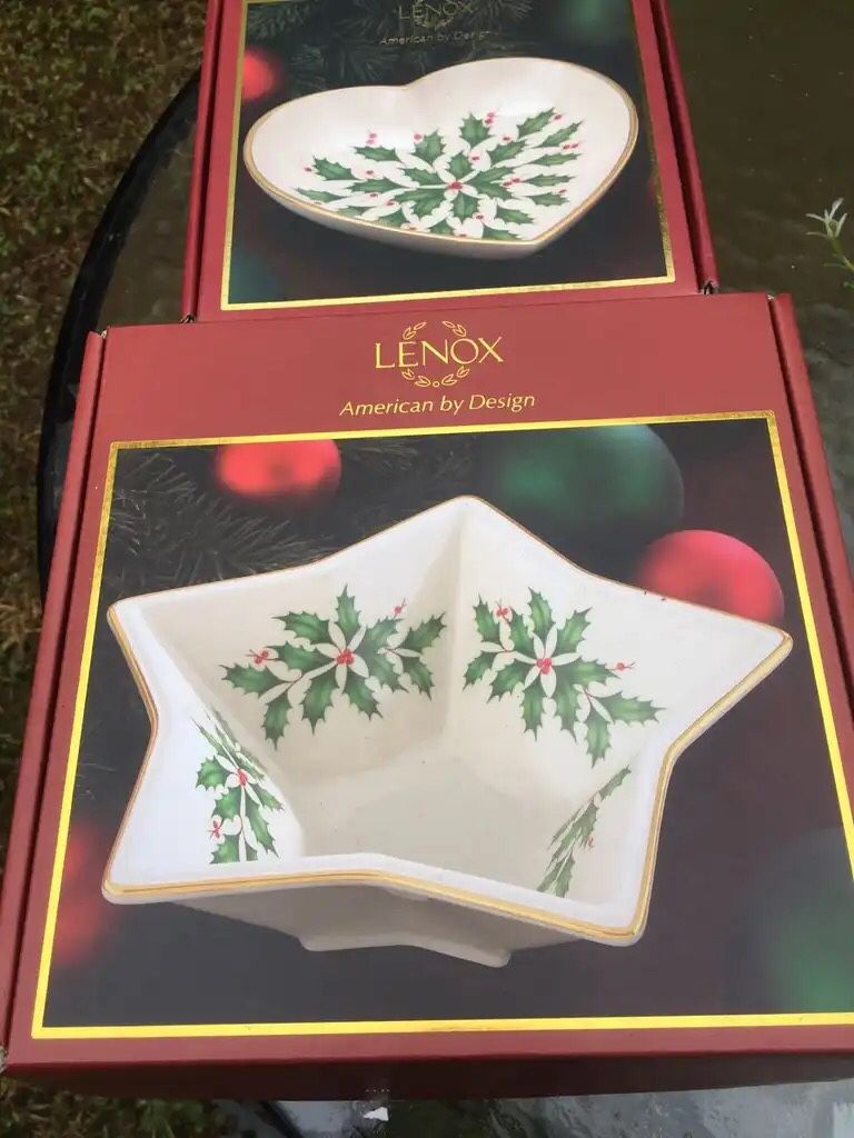 New Lenox  Dish.   In Box. Beautiful 