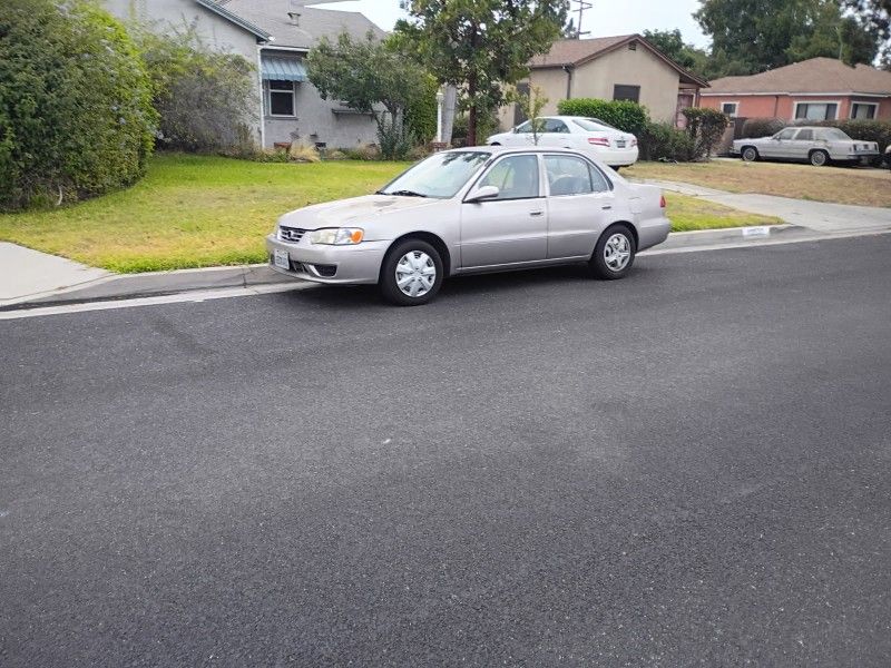 2000 Toyota Corolla