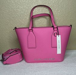 Authentic  Marc Jacob's