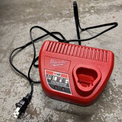 M12 Charger