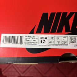 Jordan 1 High Lucky Green W  Size 12w/10.5m 