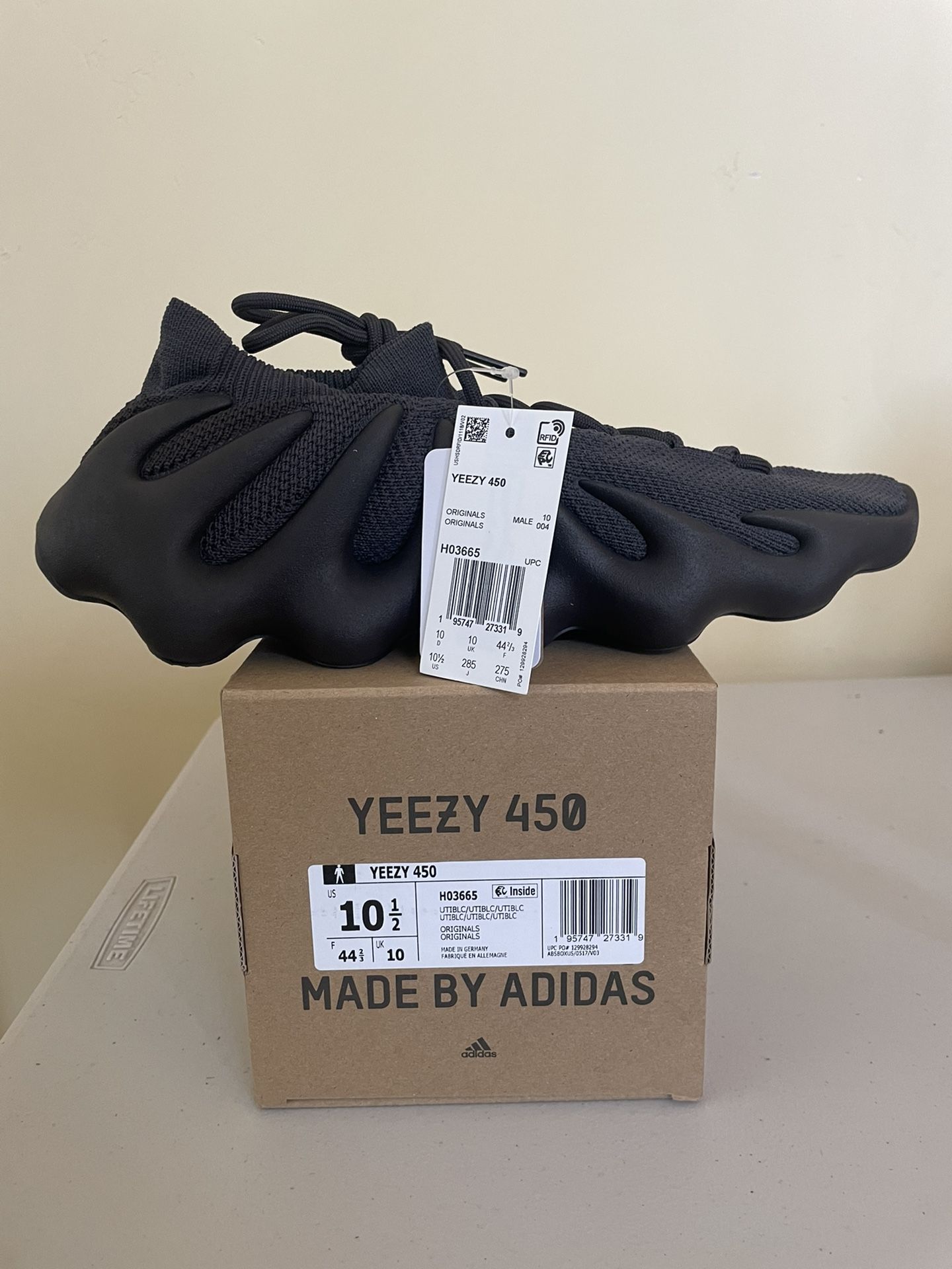 DS Yeezy 450 Size 10.5