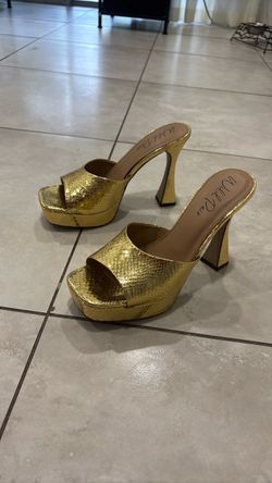 Size 10 Gold Metallic Block Heel  Sandals