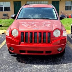 Jeep Compass 2008
Motor 2.4
Transmisión Automática 
Millas 150 mil
Buenas condiciones 
Precio $3300
