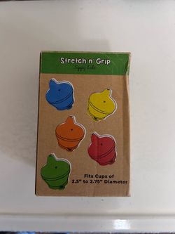 Stretch and sip Sippy cup topper