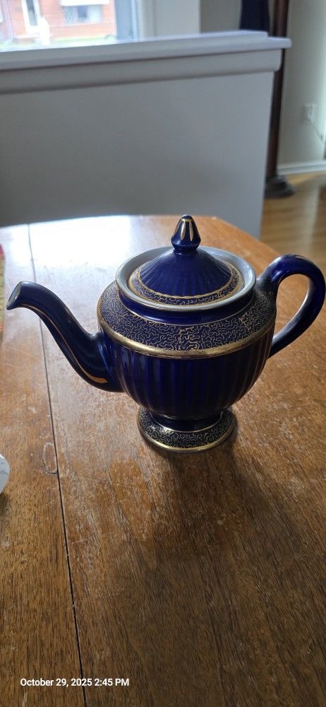 Vintage Tea Pot