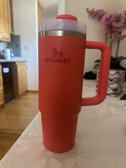 Stanley Cup . No Straw