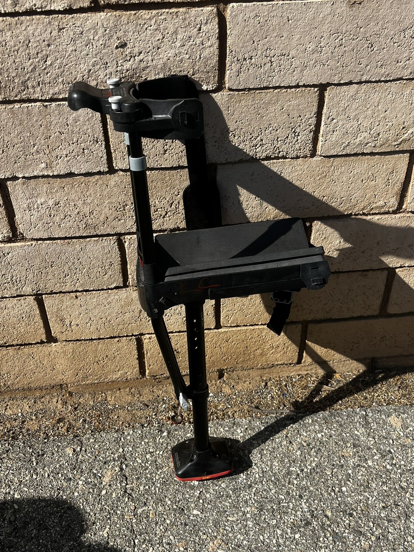 I Walk 2.0 Hands Free Crutch