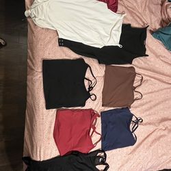 Womens tanks and tops size Med (8 piece)