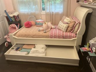 Pottery Barn Trundle Sleigh Bed for Sale in East Quogue NY OfferUp