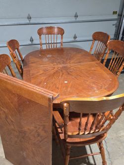 Vintage oak table 4 chairs 2 captain chairs with leaf