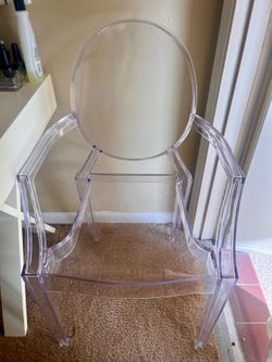 Clear Acrylic Ghost Chair