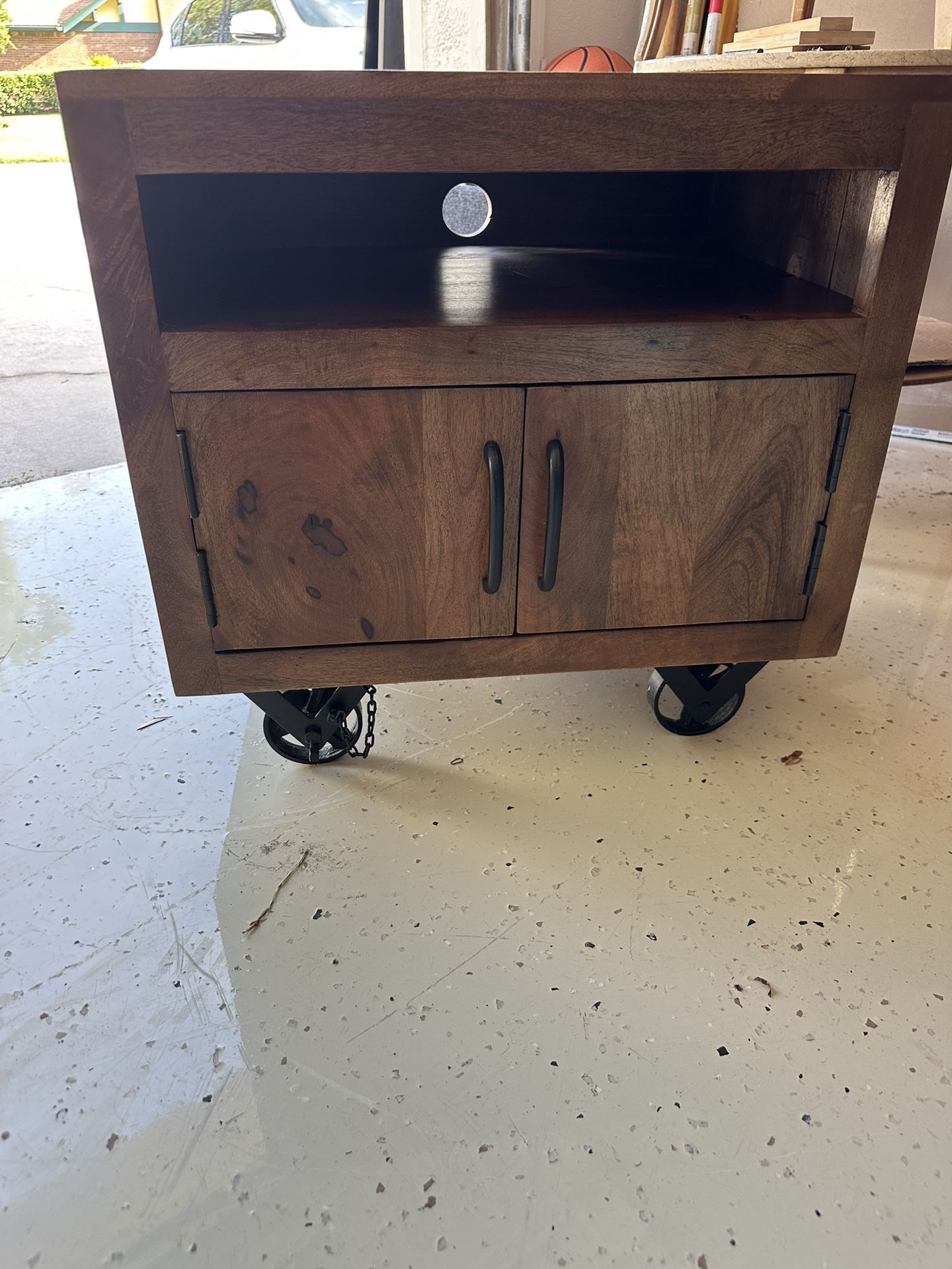 Rooms to Go Tornaso Brown End Table