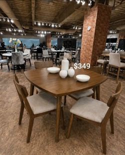 Elegant‼️ 5-Pc Dining Table Set Walnut Finish