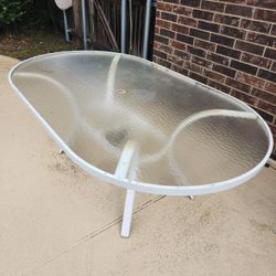 Outdoor Table And Lounge Chair