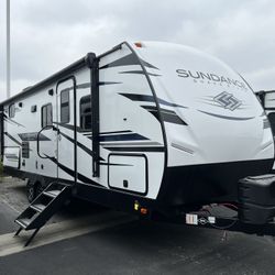 RV 28 Feet! (Double Over Double Bunks) 