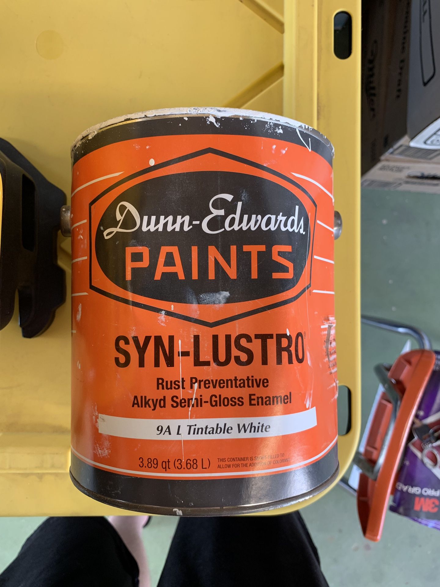 Dunn edwards syn lustro oil based white paint - banned in Ca