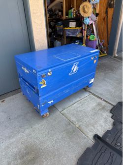 Kobalt blue steel jobsite box