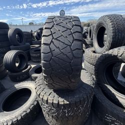 EACH TIRE NITTO 33x12.50x17 LT Ridge grappler tires