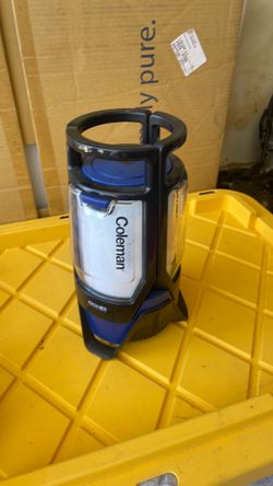 Coleman camping light with 3 removable pieces