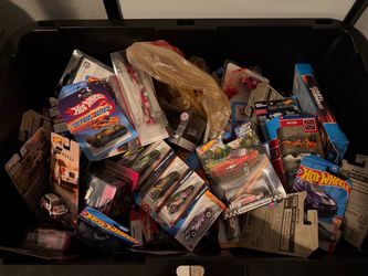 Giant tote of hot wheels