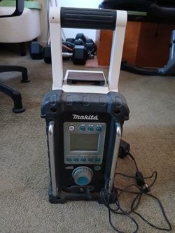 Makita job site radio