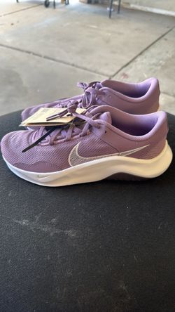 Nike purple shoe women’s 8