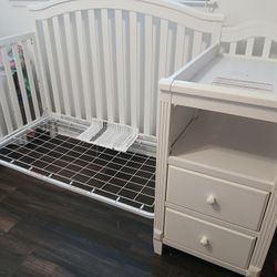 White Baby Crib With Changing Table