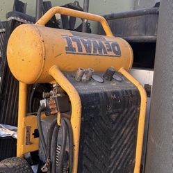 4.5 Gal. Portable Electric Air Compressor