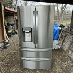 2021 LG Refrigerator 