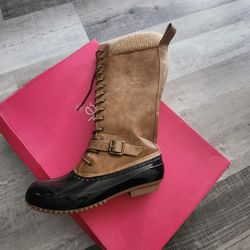 Flat Boots 