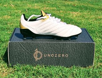 White Uno Zero Italian K-Leather Soccer Cleats  Size: W8/M6.5