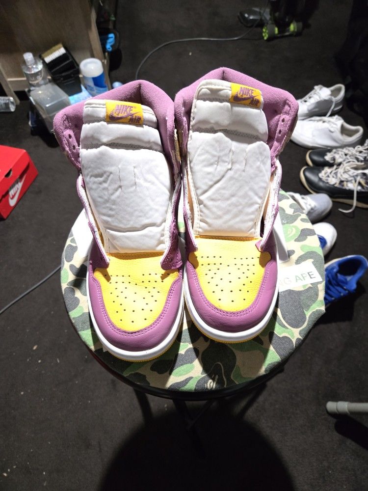 Nike Air Jordan 1 Retro High OG Brotherhood 555088-706 Like New Size 9 Mens Size 10.5 Women's Like New Condition With Both Color Laces