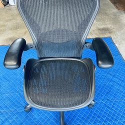 Herman Miller AERON Medium Office Chair
