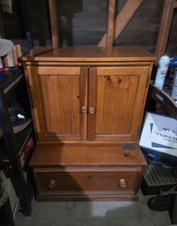 Zapatera de madera con puertas y cajón - Mueble de entrada
