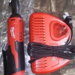 Milwaukee 3/8" Ratchet One Battery And Charger