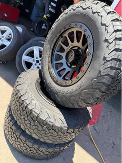 Vendo set de Rines nuevos para Toyotas Tacoma Chevy Silverado For F150 Con n llantas 265/70-17