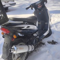 2023 Challenger 150cc Moped 