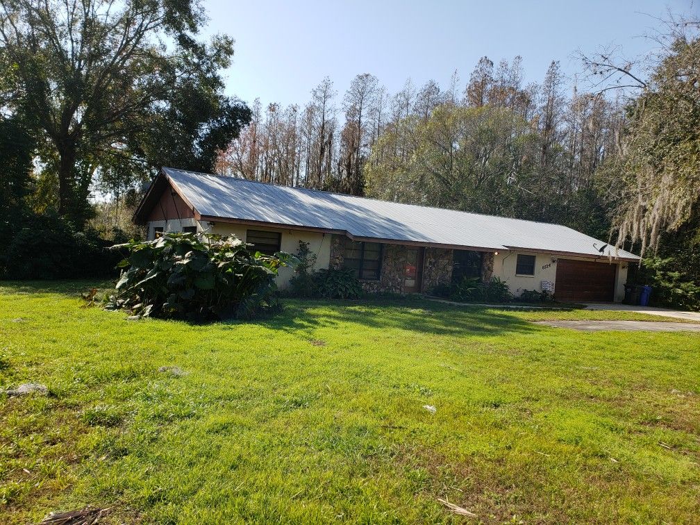 4bd, 3ba, 2400+ sq ft on 1+ acre