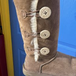 Ugg Size 7 Good Conditions Pick Up In Perris Serio Buyers Only 