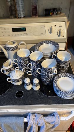 Tea Set for 12 w/ bowls and 10 of the smaller saucers