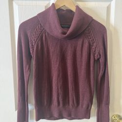 Banana Republic Womens Burgundy Turtle Neck Sweater Size XSmall